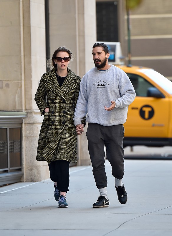Shia LaBeouf i Mia Goth wzięli ślub!