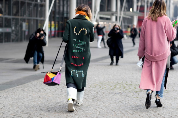 Street fashion: Paris Fashion Week haute couture wiosna 2017