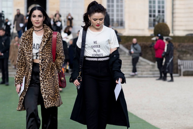 Street fashion: Paris Fashion Week haute couture wiosna 2017