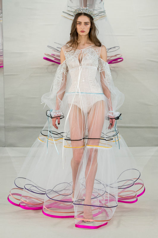 Suknie ślubne z pokazów haute couture wiosna-lato 2017