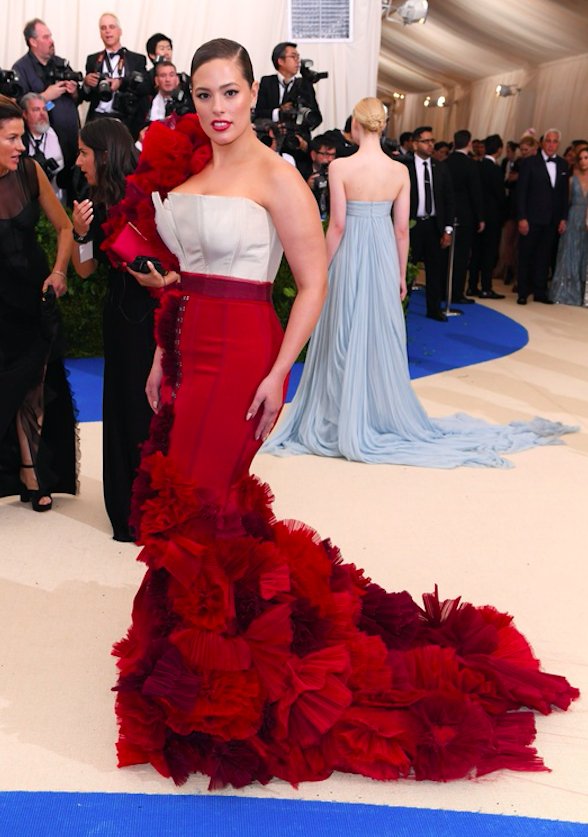 Ashley Graham - Met Gala 2017, suknia H&M