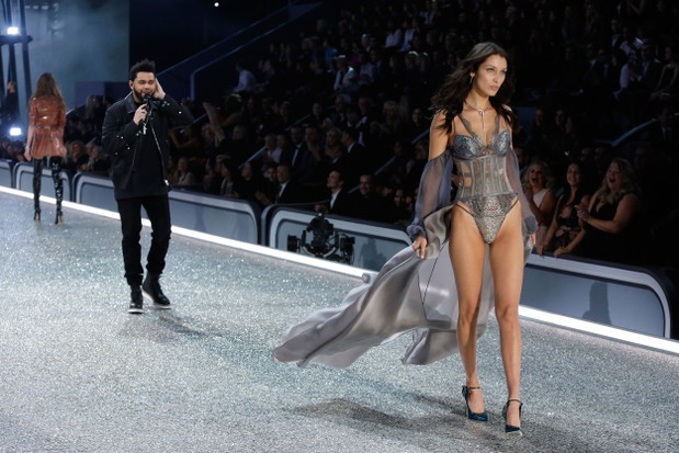 Bella Hadid i The Weeknd, 2016 rok.