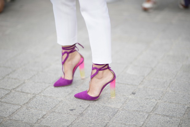 Buty, torebki i biżuteria gości na Paris Fashion Week haute couture jesień-zima 2017/18