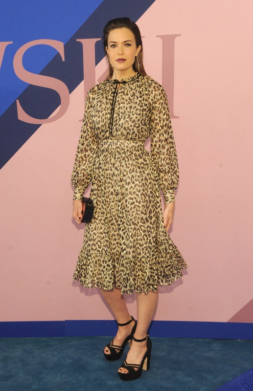 CFDA Awards 2017: Mandy Moore w sukience Kate Spade