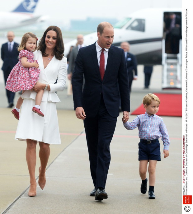 Charlotte i George w Polsce. Księżna Kate i Książę William do Warszawy przylecieli z dziećmi