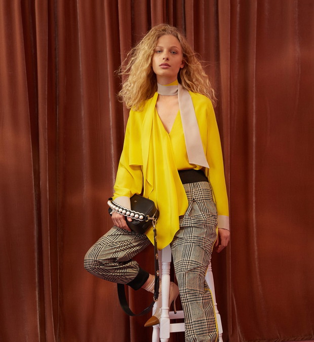 Żółta narzutka Fendi Resort 2018