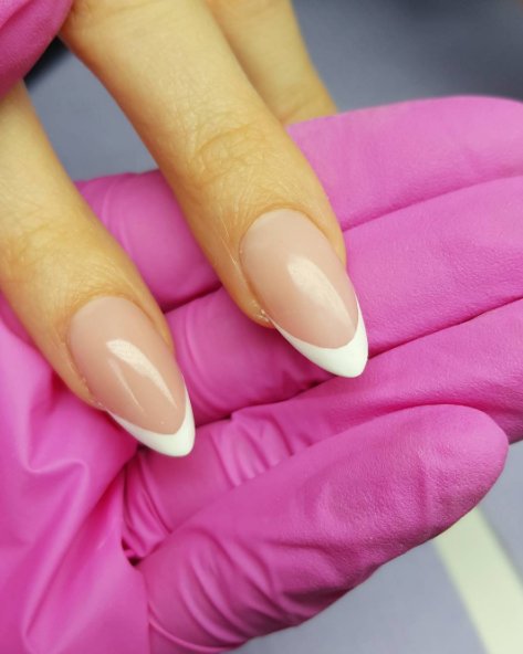French manicure na ślub
