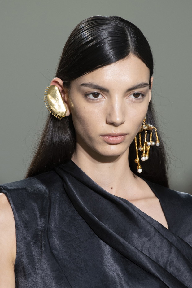 Modna biżuteria 2020: wybiegi haute couture