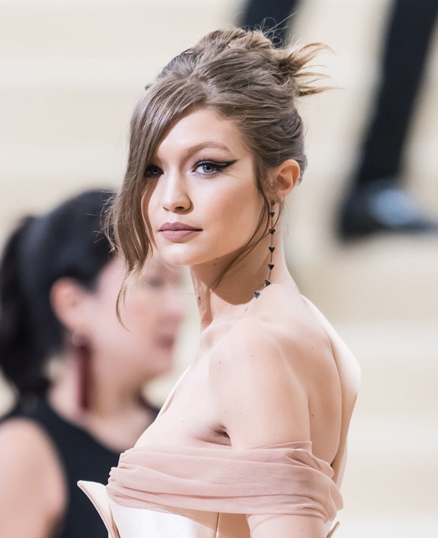 Najpiękniejsze fryzury i makijaże z Met Gala. Gigi Hadid, Rihanna i Irina Shayk
