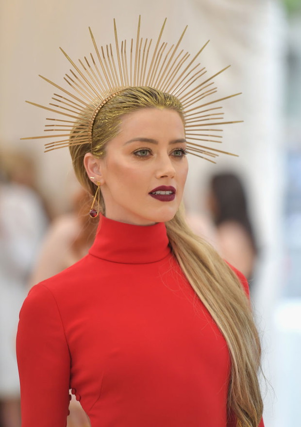 Najpiękniejsze fryzury i makijaże z Met Gala. Gigi Hadid, Rihanna i Irina Shayk