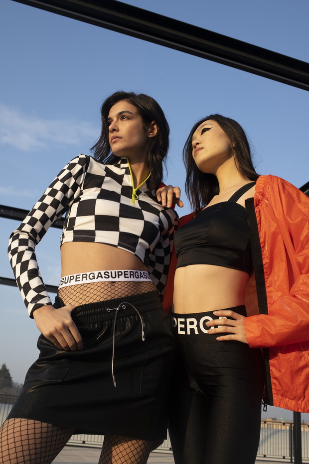 Ubrania z kolekcji Calzedonia x Superga