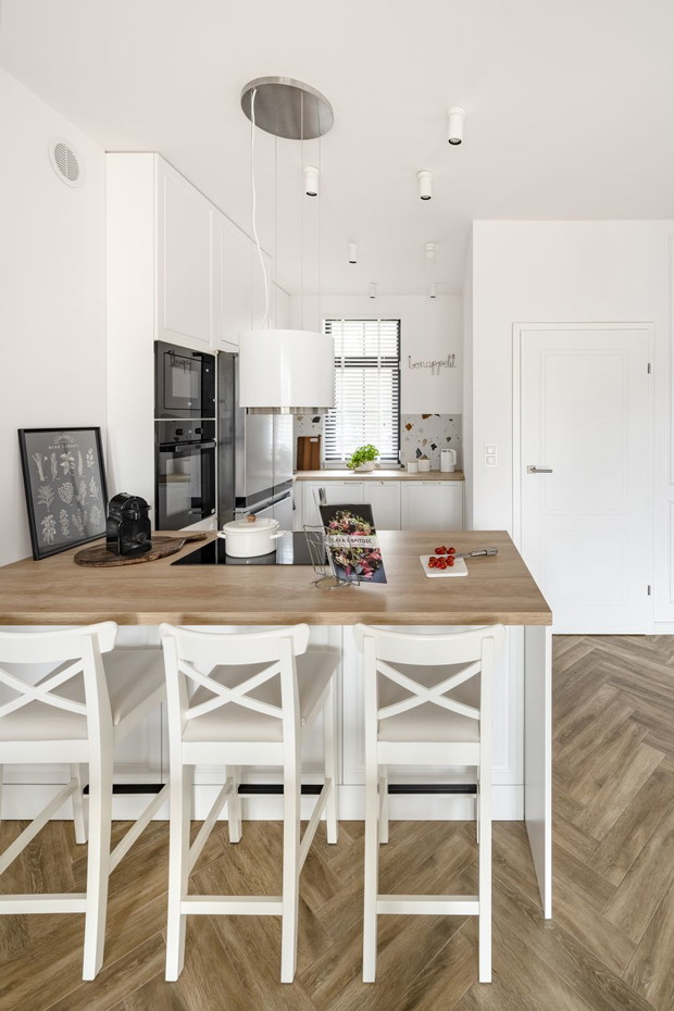 Dom pod Warszawą, projekt: Angelika Front, Katarzyna Fotek, Decoroom, stylizacja: Aleksandra Tefelska