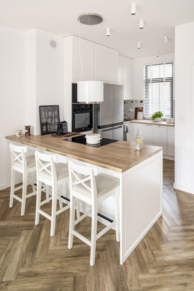 Dom pod Warszawą, projekt: Angelika Front, Katarzyna Fotek, Decoroom, stylizacja: Aleksandra Tefelska
