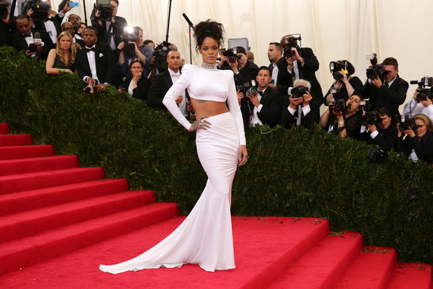 Rihanna – jak jej styl zmieniał się przez lata? Jakie marki uwielbia?