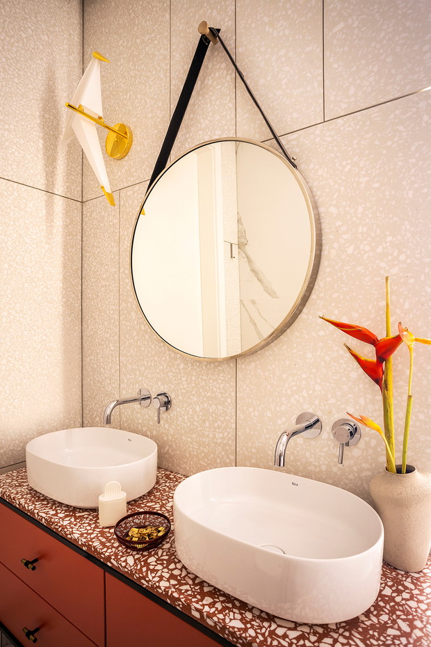 Artystyczny szyk we wrocławskim apartamencie, projekt: Aldona Banasiuk-Suchorzewska, architektka wnętrz, stylizacja: Anna Salak