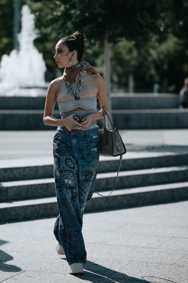 Najbardziej inspirujące stylizacje NYFW wiosna-lato 2023 street fashion