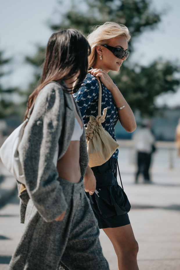 Najbardziej inspirujące stylizacje NYFW wiosna-lato 2023 street fashion