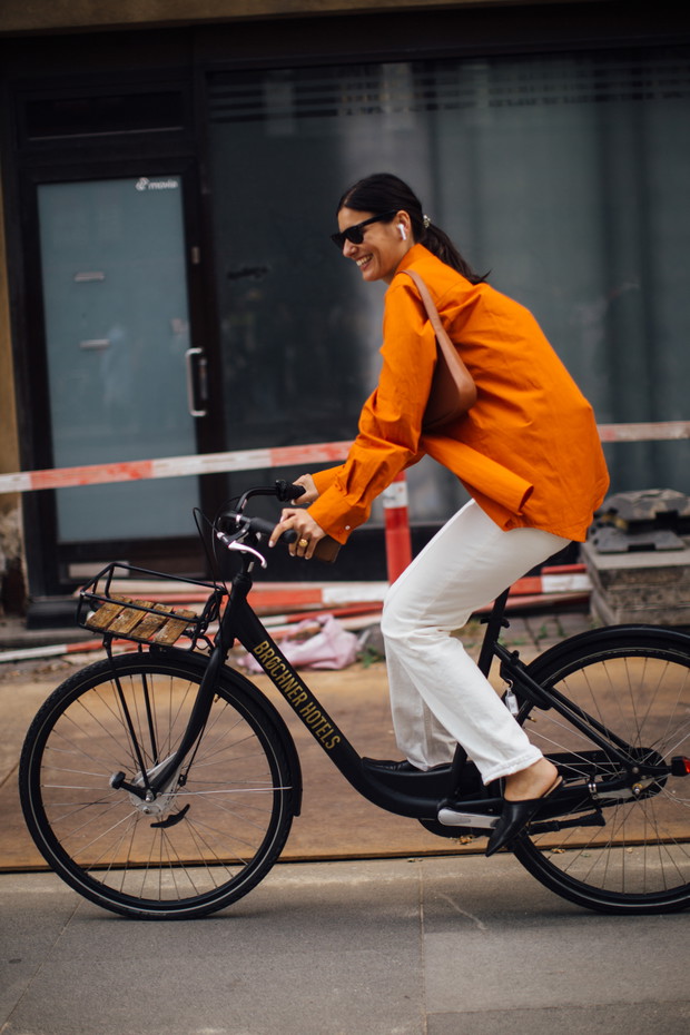 Stylizacje na Copenhagen Fashion Week wiosna-lato 2023