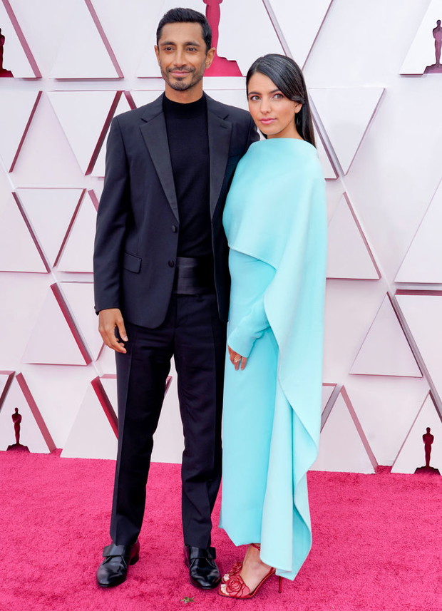 Oscary 2021L: Riz Ahmed (w Valentino) i Fatima Farheen Mirza