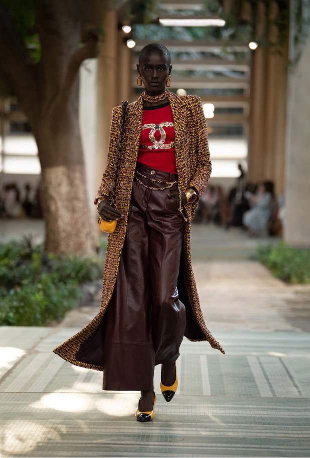 Chanel Métiers d’art 2022/2023 to francuska moda na najwyższym poziomie. Co zobaczyliśmy na wybiegu słynnego domu mody?