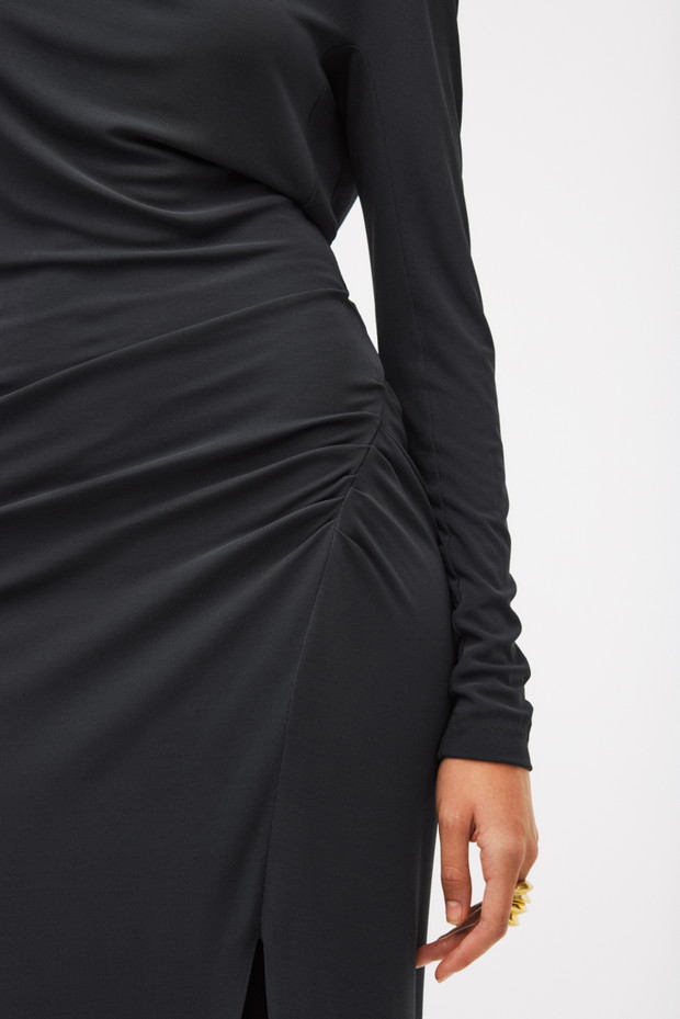 Zara - nowości 2023. Kolekcja z Iriną Shayk