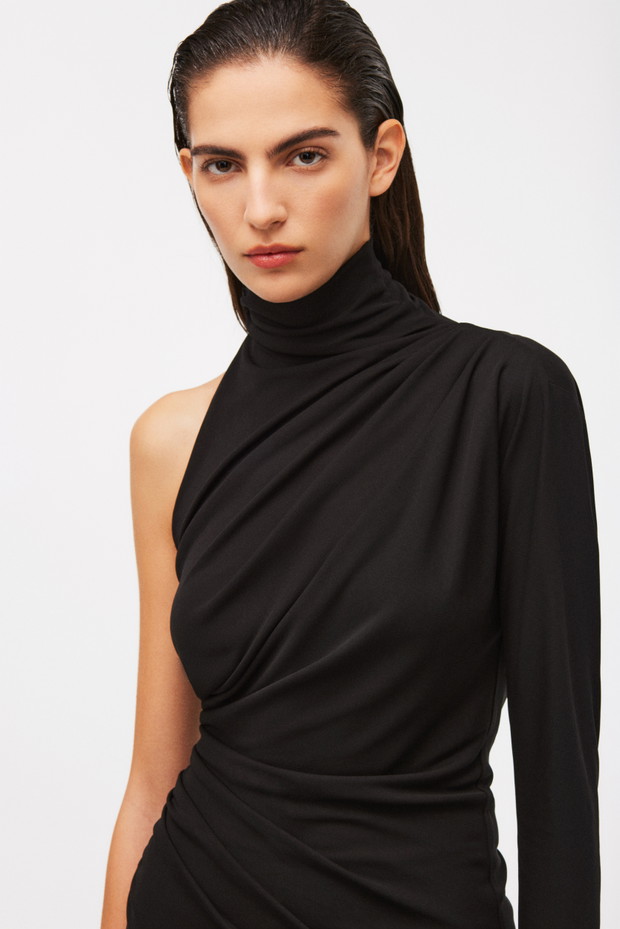 Zara - nowości 2023. Kolekcja z Iriną Shayk