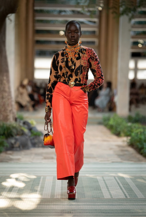 Chanel Métiers d’art 2022/2023 to francuska moda na najwyższym poziomie. Co zobaczyliśmy na wybiegu słynnego domu mody?