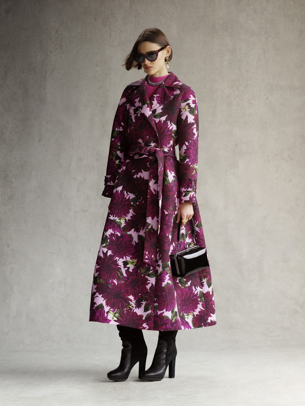 Kolekcja Oscar de la Renta Pre-Fall 2023 zachwyca. To najpiękniejsze sukienki, jakie zobaczycie dziś w internecie