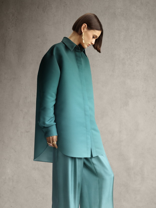 Kolekcja Oscar de la Renta Pre-Fall 2023 zachwyca. To najpiękniejsze sukienki, jakie zobaczycie dziś w internecie