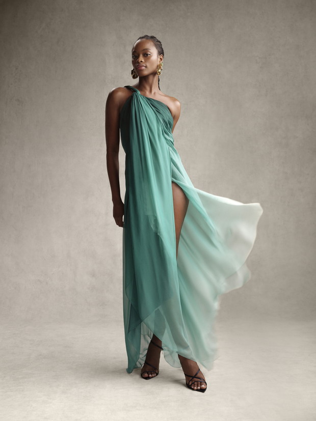Kolekcja Oscar de la Renta Pre-Fall 2023 zachwyca. To najpiękniejsze sukienki, jakie zobaczycie dziś w internecie