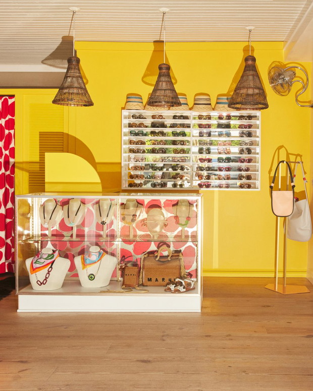 Marni Marine, Sunset Beach Hotel
