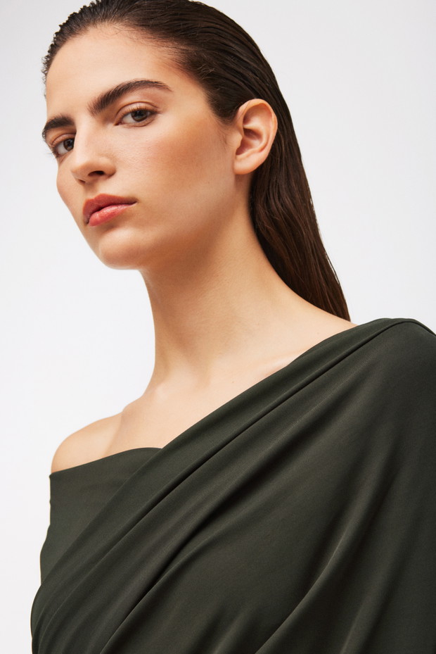 Zara - nowości 2023. Kolekcja z Iriną Shayk