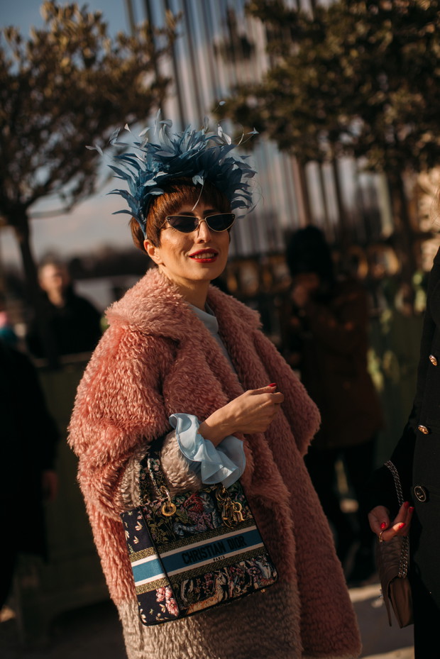 Street fashion po francusku. To najlepsze stylizacje paryżanek (oraz redaktorek mody i blogerek) z tygodnia mody w Paryżu jesień-zima 2023/2024