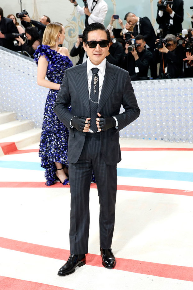 Met Gala 2023: Ke Huy Quan w stylizacji Dior Men by Kim Jones