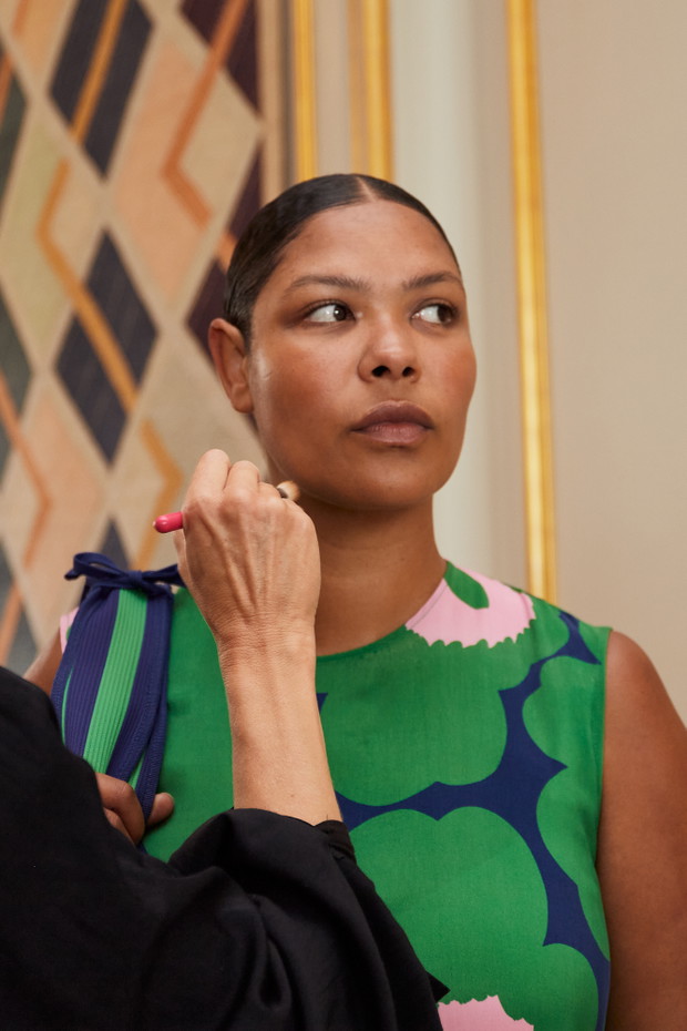 Backstage pokazu Marimekko wiosna-lato 2024