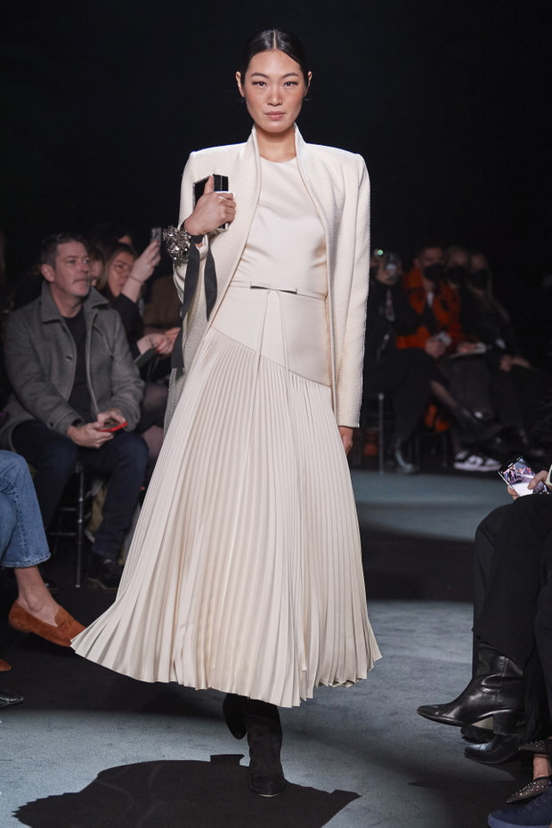 Brandon Maxwell jesień-zima 2022/2023. Krótko i na temat