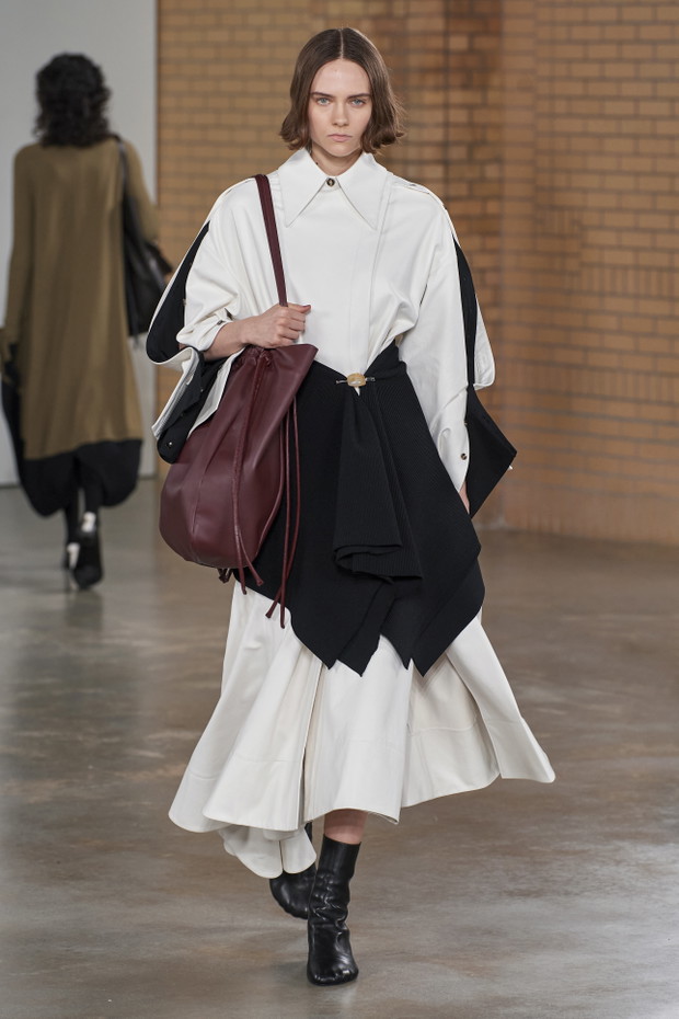 Proenza Schouler jesień-zima 2022/2023. Ekspersyjny minimalizm