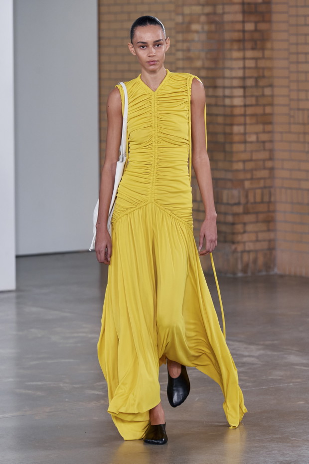 Proenza Schouler jesień-zima 2022/2023. Ekspersyjny minimalizm