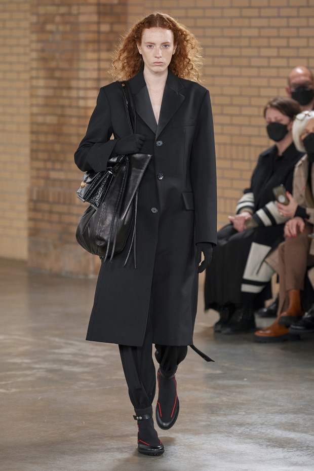 Proenza Schouler jesień-zima 2022/2023. Ekspersyjny minimalizm