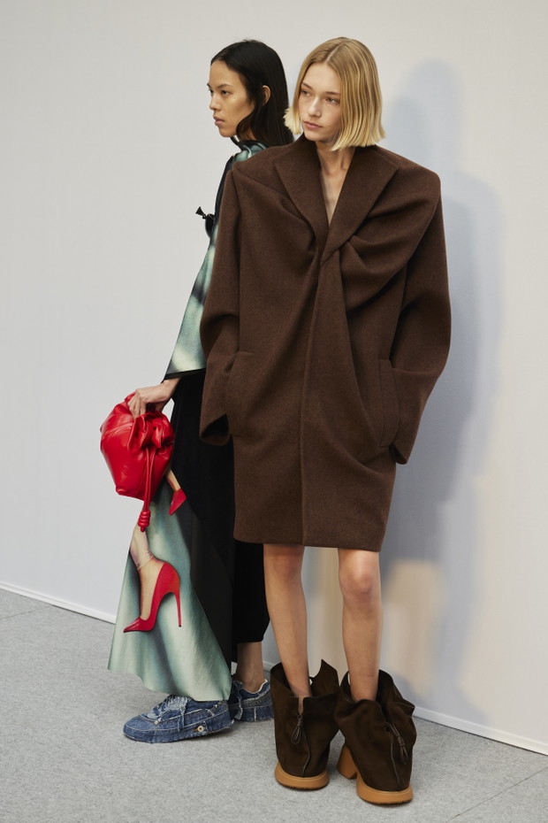 Backstage świata mody: Loewe FW22