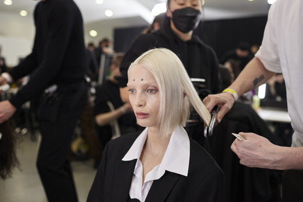 Givenchy jesień-zima 2022/2023 backstage