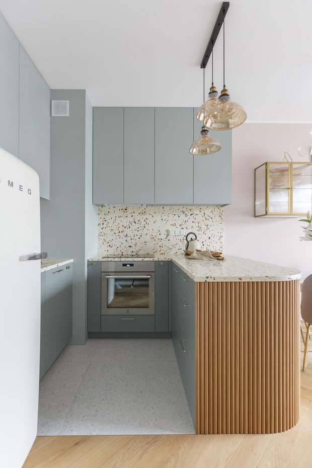 Mieszkanie w pastelach, projekt wnętrza: Angelika Front, architekt wnętrz / Decoroom , projekt kuchni i mebli: Katarzyna Domańska, architekt wnętrz / Decoroom Kitchen