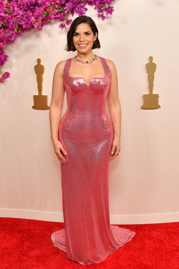 America Ferrera w kreacji Atelier Versace