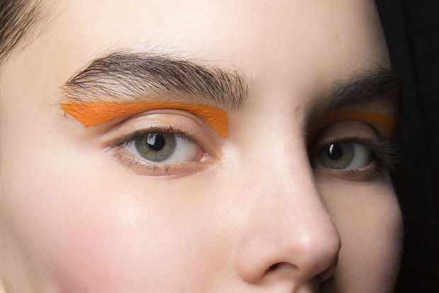 Makijaż cut crease na wybiegu
