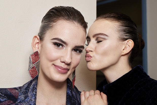 Makijaż cut crease na wybiegu