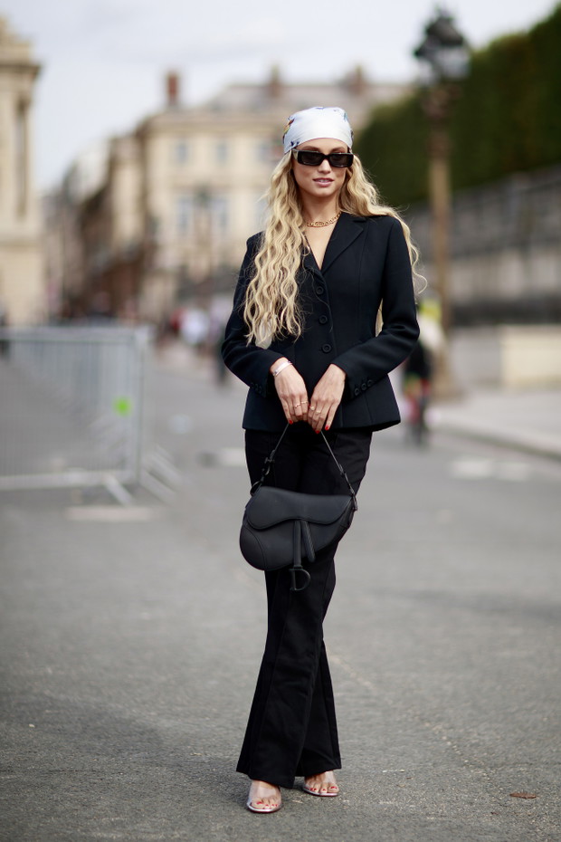 Jak nosić buty transparentne?