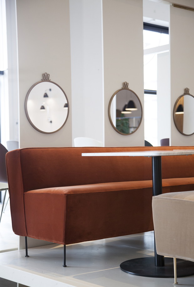 Kopenhaski showroom GUBI w letniej odsłonie
