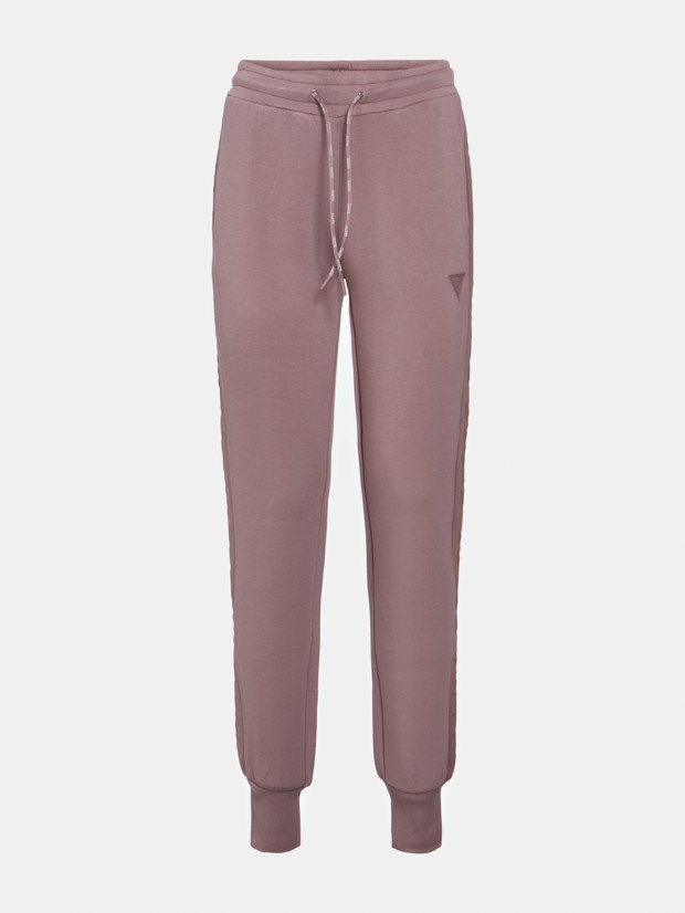 GUESS Activewear SS21: athleisure w pełnym słońcu