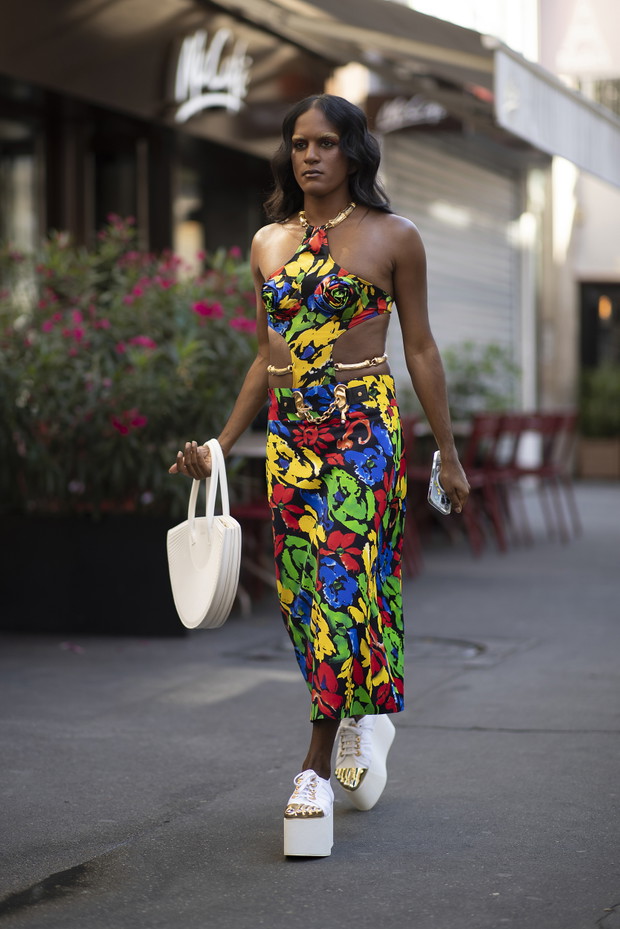 Przegląd stylizacji z paryskiego tygodnia mody haute couture street style