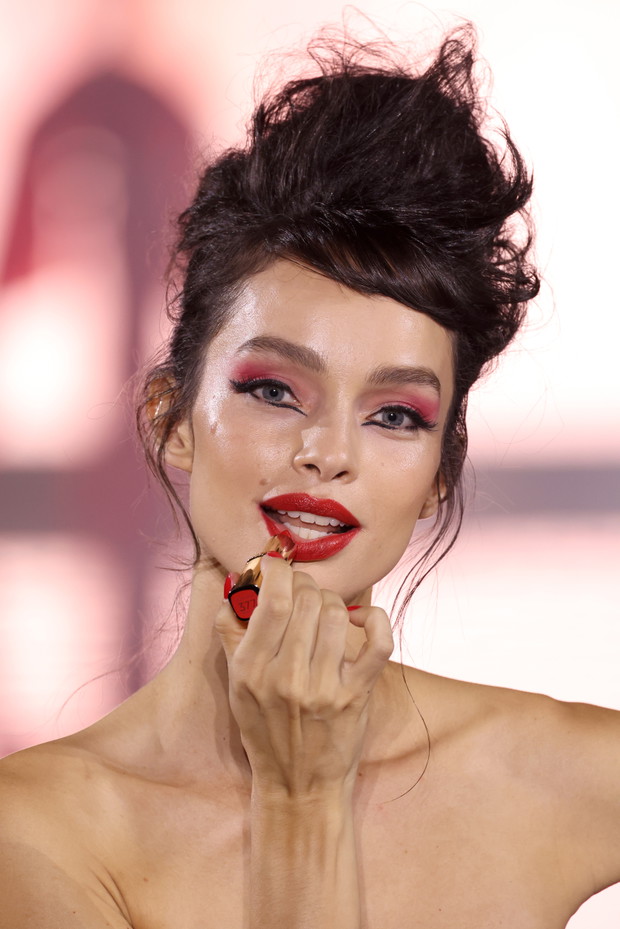 Luma Grothe na pokazie Le Défilé L’Oréal Paris